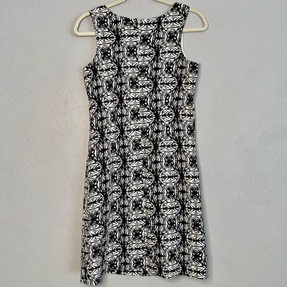 Saint Tropez Dress Size 4 Pattern 100% Linen Black White Knee Length Sleeveless - Picture 6 of 10
